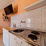Дом отдыха House With Pool Maja Вела-Лука