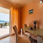 Дом отдыха House With Pool Maja *