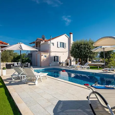 House With Pool Maja * Vela Luka