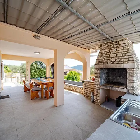 House With Pool Maja Vela Luka