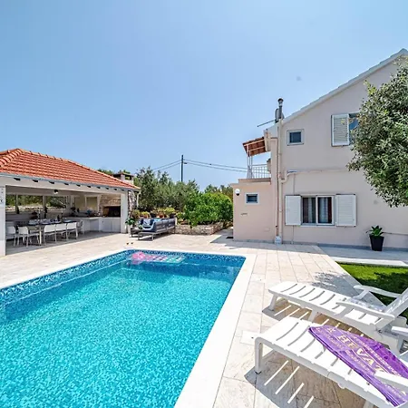 House With Pool Maja Vela Luka