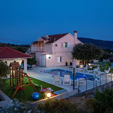 House With Pool Maja Holiday home