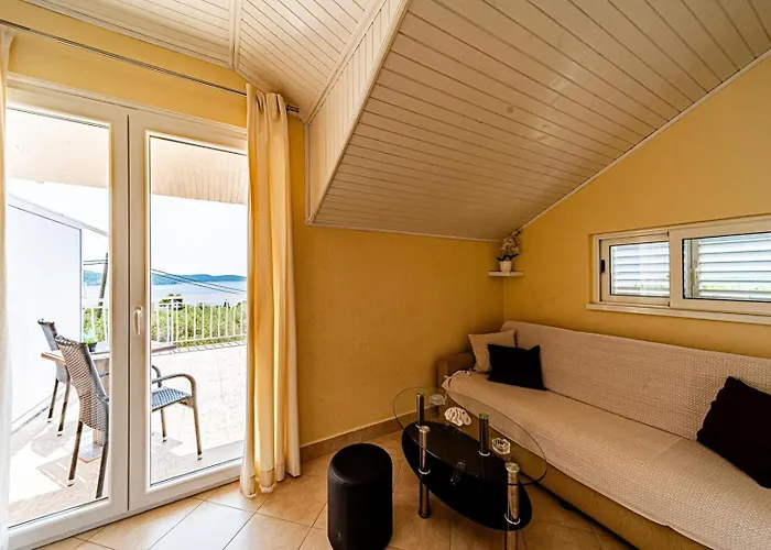 Holiday home House With Pool Maja