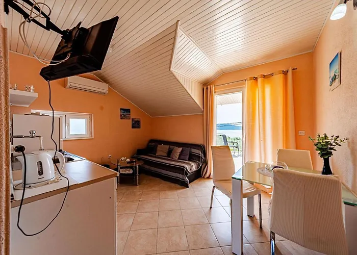 Holiday home House With Pool Maja