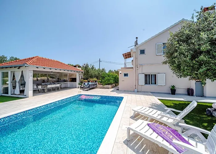 House With Pool Maja Vela Luka